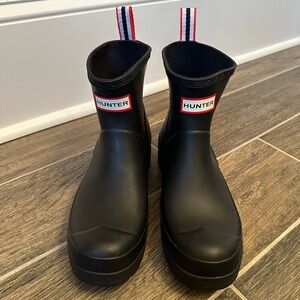 Hunter Black Boots Short Women’s Size 7